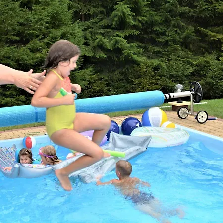 Nyaraló Dom Letniskowy Na Kaszubach Z Podgrzewanym Basenem *